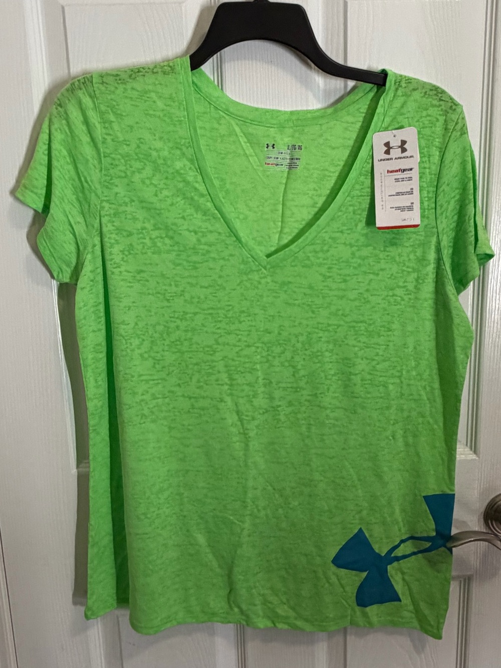 Under Armour Women's Neon Green V-Neck Performance Tee Semi-Fitted NWT Size XL